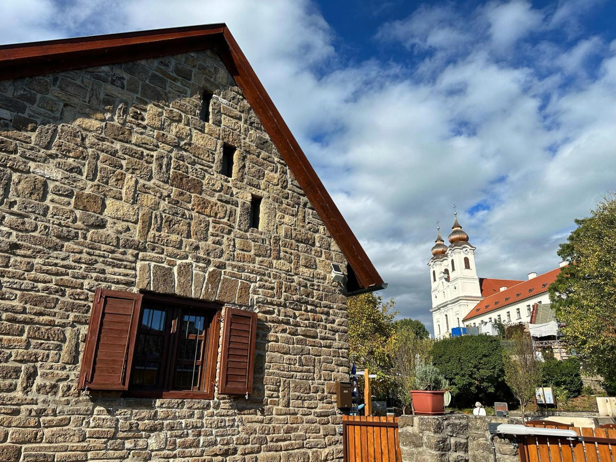 Piros Vendeghaz Villa Tihany Exterior photo